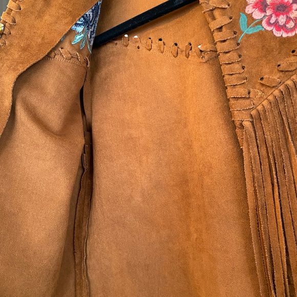 Floral Embroidered Fringe Jacket - Picture 4 of 5